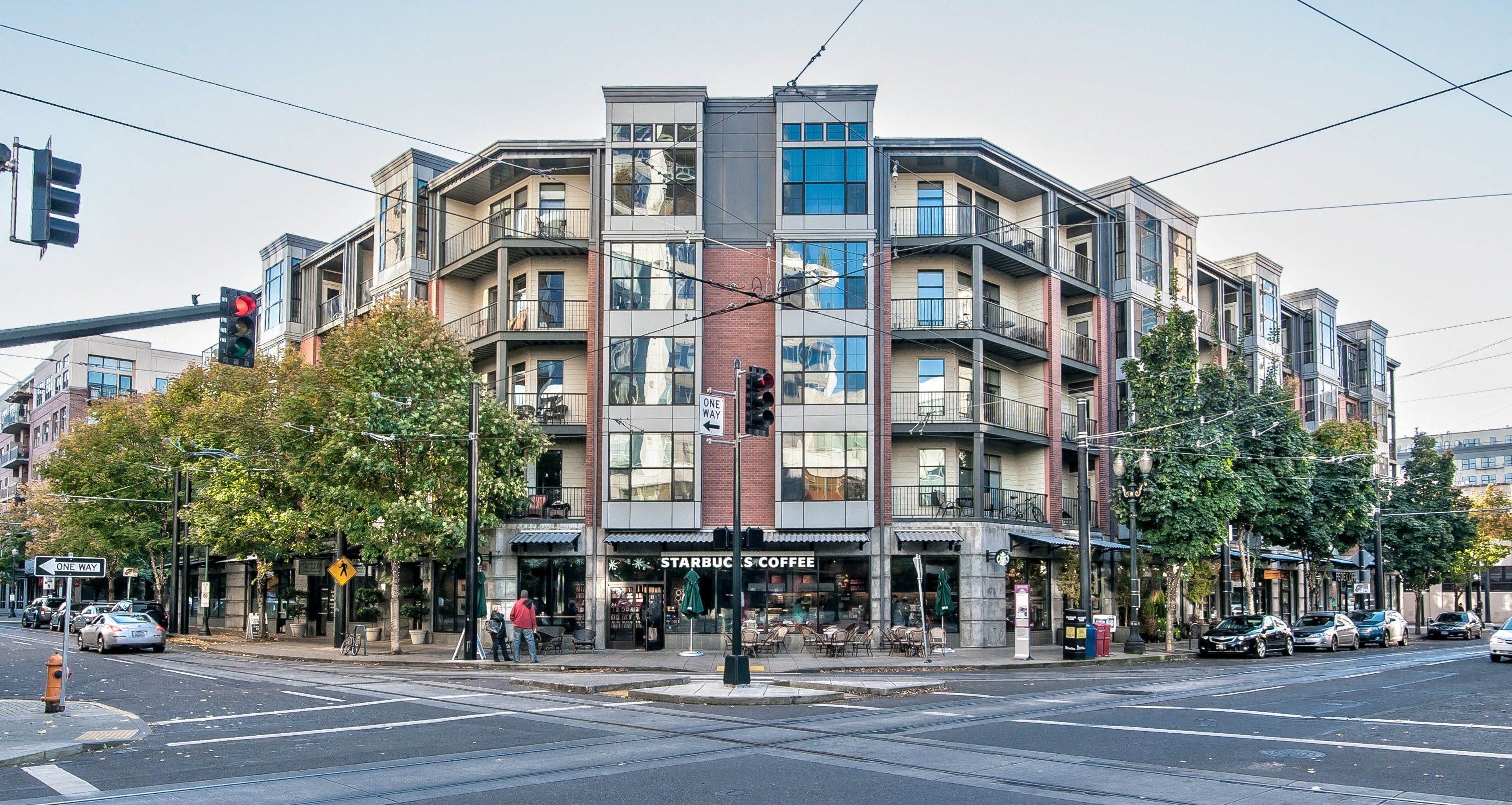 Exterior View of Kearney Plaza Apartments in Portland, Oregon